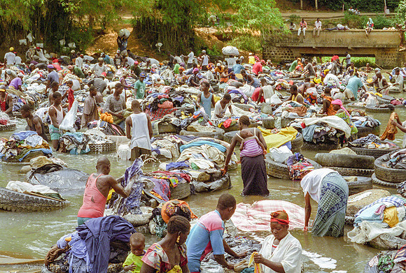 clothes-washers of Ivory Coast