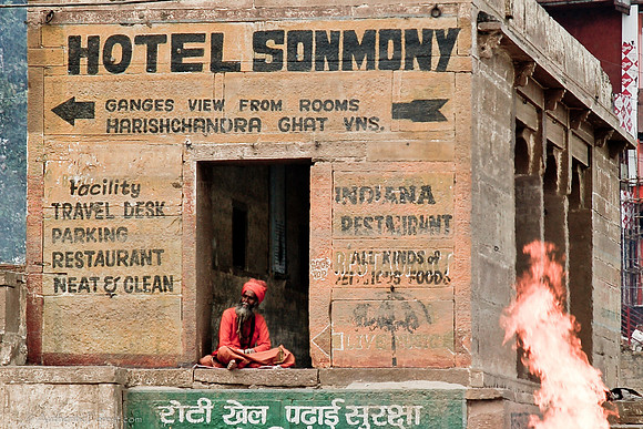 sadhu and fire on the Burning Ghat